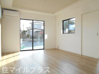 【居間・リビング】 | 須賀川市千日堂新築一戸建て1棟 | ゆったりとしたリビングです