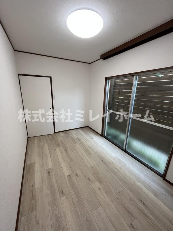 鯨岡マンションの寝室