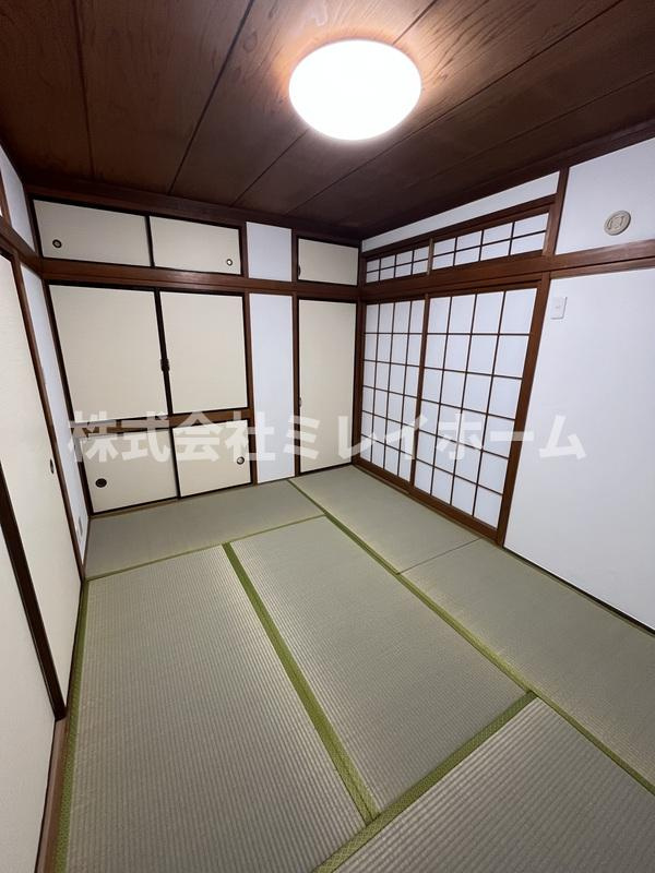 鯨岡マンションの和室