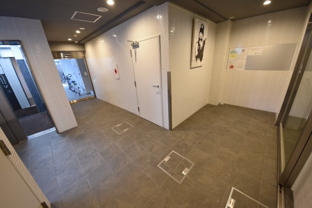 レイオス谷町のエントランス