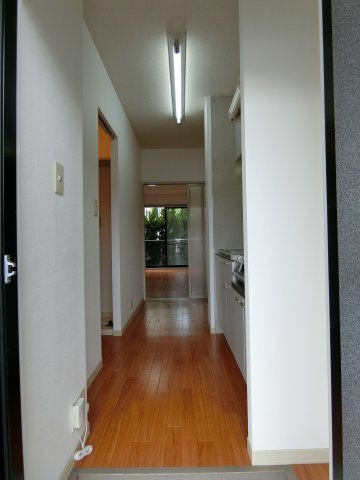 インペリアル　B棟の玄関|イメージB112号室の写真