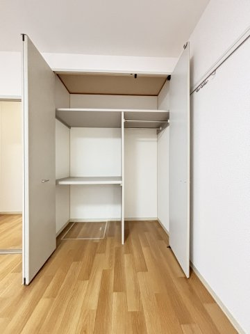 インペリアル　B棟の玄関|イメージB112号室の写真