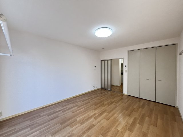 インペリアル　B棟の居間・リビング|イメージB112号室の写真