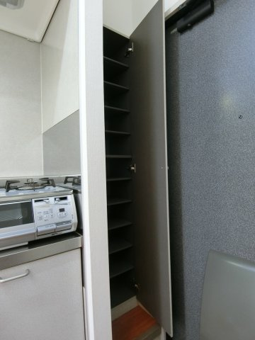 インペリアル　B棟の収納|イメージB112号室の写真