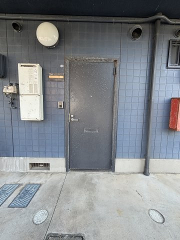 インペリアル　B棟の玄関|イメージB112号室の写真