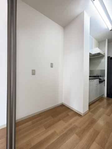 インペリアル　B棟の居間・リビング|イメージB112号室の写真