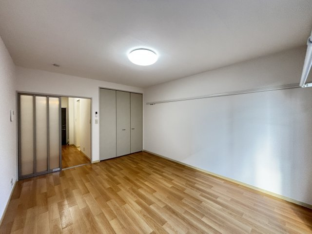 インペリアル　B棟の居間・リビング|イメージB112号室の写真