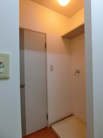 インペリアル　B棟の洗面所|イメージB112号室の写真