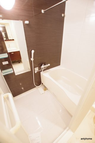 ドゥーエ江坂3　仲介手数料無料の浴室