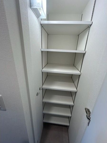 エステムコート名古屋新栄Ⅴラポールの玄関