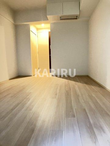 APRILE南森町の居間・リビング