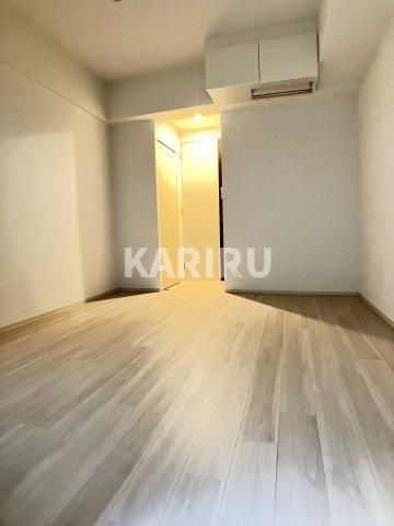 APRILE南森町の居間・リビング