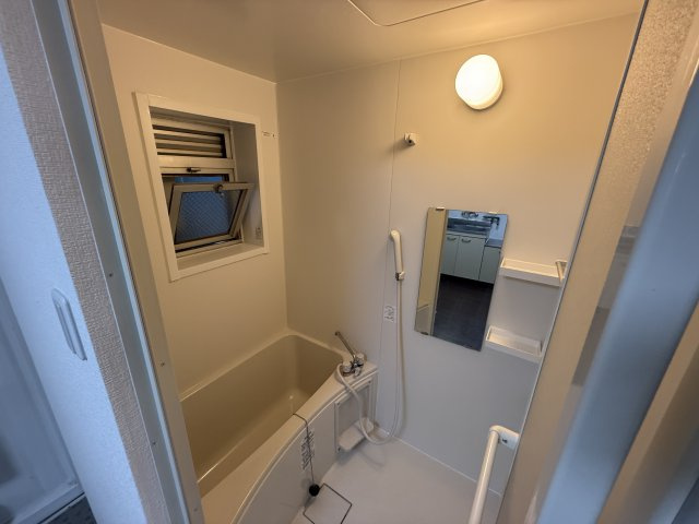 葵マンションの浴室