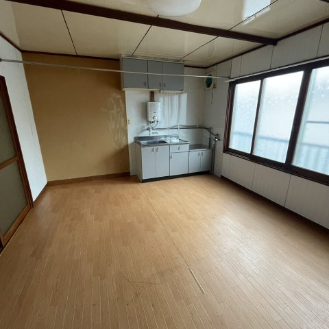 ハイツ弥生の居間・リビング