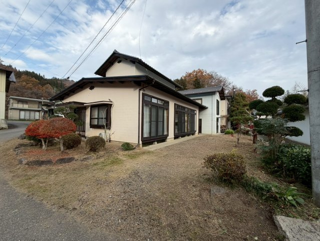 【外観】 | 長野市信州新町水内　車庫付き5DK