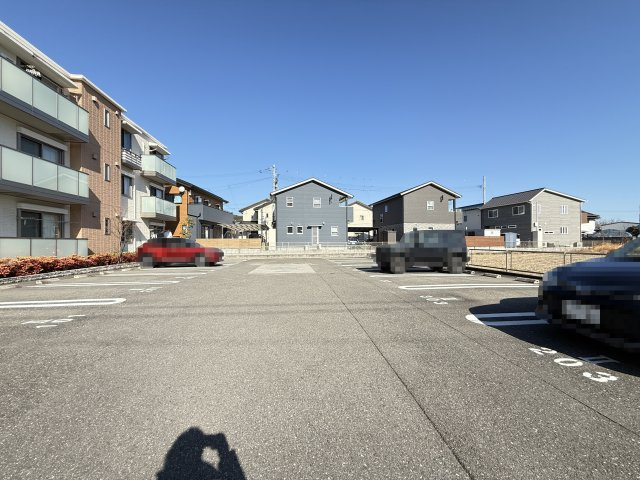 ベレオ リラフォートの駐車場