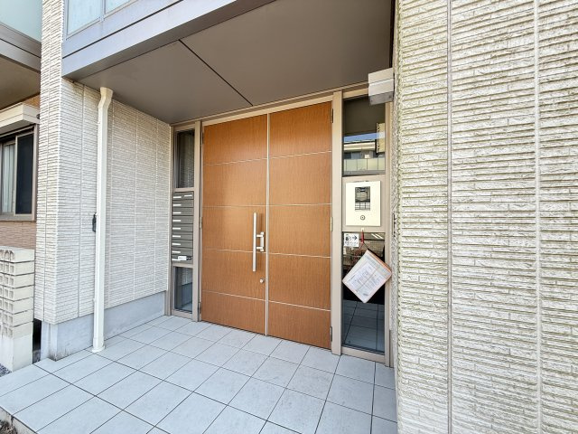 ベレオ リラフォートのエントランス