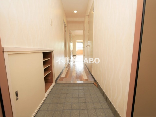 生玉パークハイツの玄関