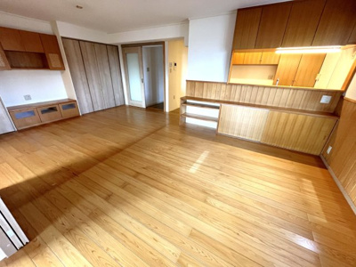 【居間・リビング】 | （商談中）ライオンズマンション高知