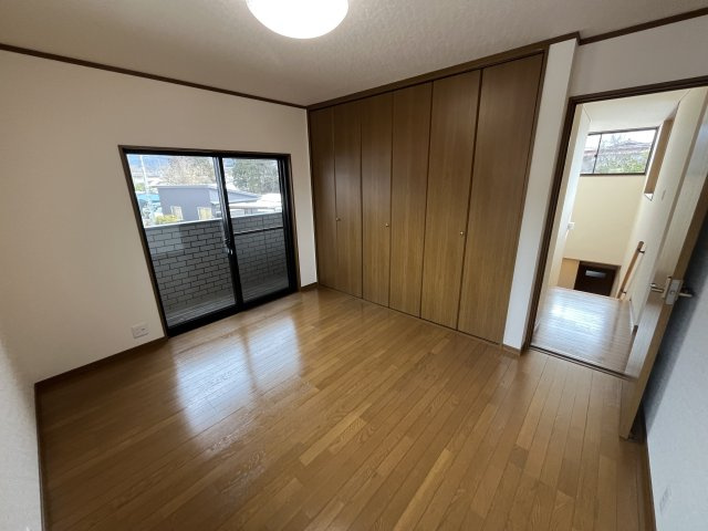 東根市本丸東　中古住宅の洋室