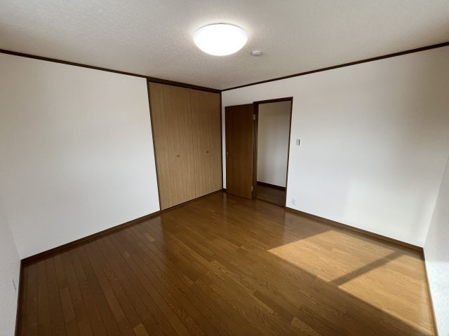 東根市本丸東　中古住宅の洋室