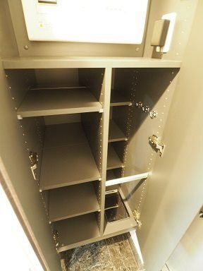 レジディア目黒Ⅳの玄関