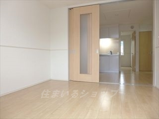 広島市安佐北区亀山２丁目のアパートの居間・リビング