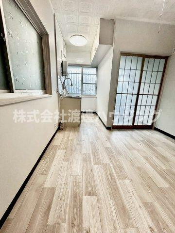 パークサイド東花園の居間・リビング