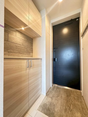 グランテージ高槻の玄関