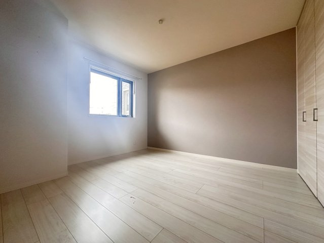 グランテージ高槻の洋室