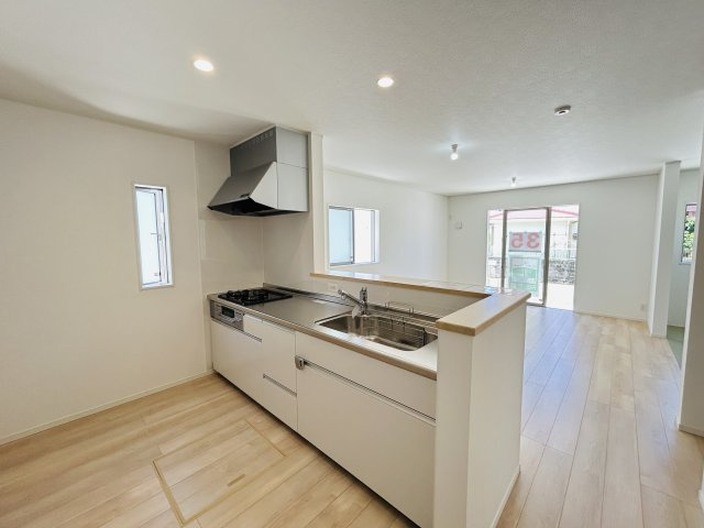 糸満市大度第1-1号棟　＼☆ご成約時キャッシュバック☆／のキッチン|※サンプル写真となります。