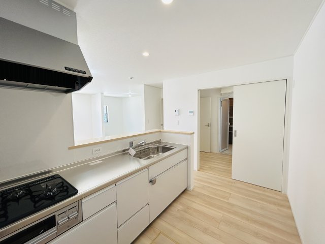 糸満市大度第1-1号棟　＼☆ご成約時キャッシュバック☆／のキッチン|※サンプル写真となります。