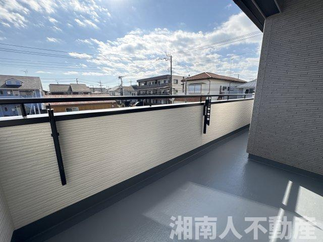平塚市東中原1丁目　新築戸建のバルコニー|お洗濯にも便利なバルコニー付き