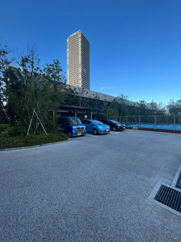 アイランドシティオーシャン＆フォレスト タワーレジデンス、WEST棟の駐車場