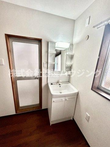 横枕西一戸建の洗面所