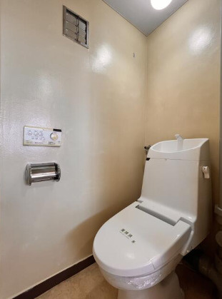 静岡市葵区与一５丁目の中古マンションのトイレ