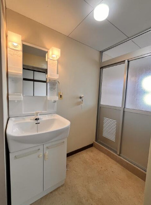 静岡市葵区与一５丁目の中古マンションの独立洗面台