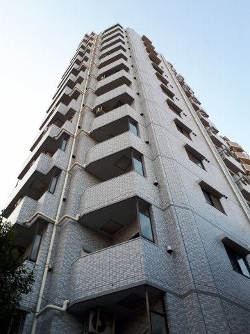 ライオンズプラザ白山の外観