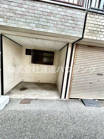 岩田町1丁目一戸建のその他|シャッター付きフリースペース