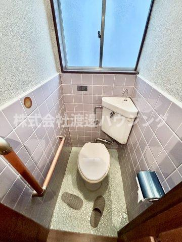 岩田町1丁目一戸建のトイレ