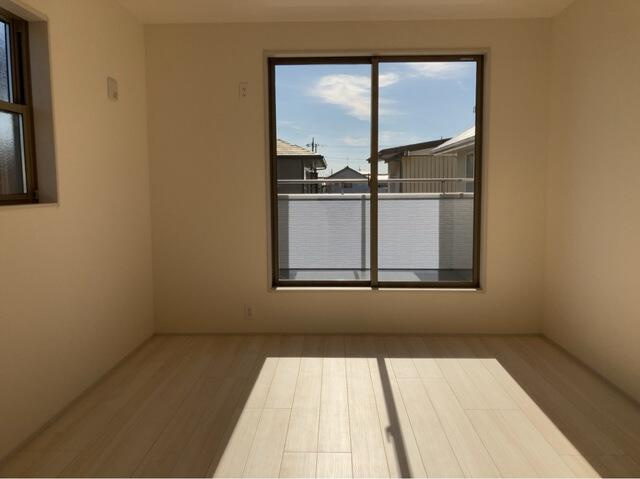 リーブルガーデン宇都宮市宮の内第４　新築一戸建ての洋室