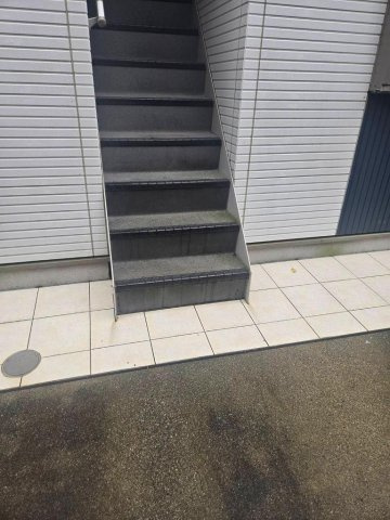 ドミール西が丘のエントランス