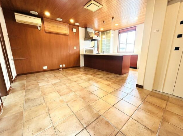 売中古戸建　静岡市葵区瀬名５丁目の居間・リビング