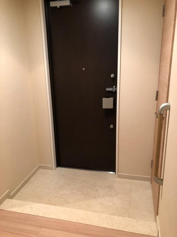 ユーカリが丘　スカイプラザ・ミライアタワーの玄関