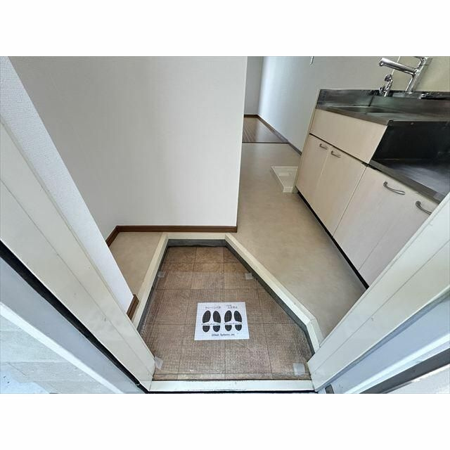 メゾンアゼリアの玄関