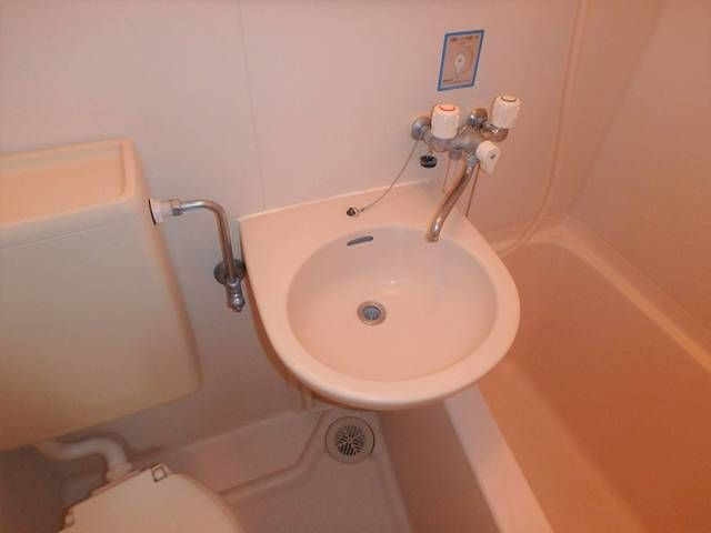 ベル・ネスト武蔵境の浴室