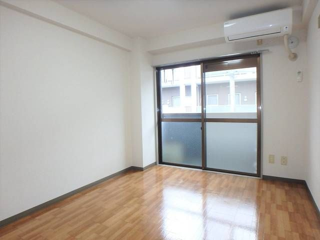 ベル・ネスト武蔵境の洋室