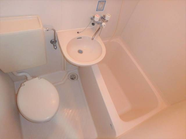 ベル・ネスト武蔵境の浴室