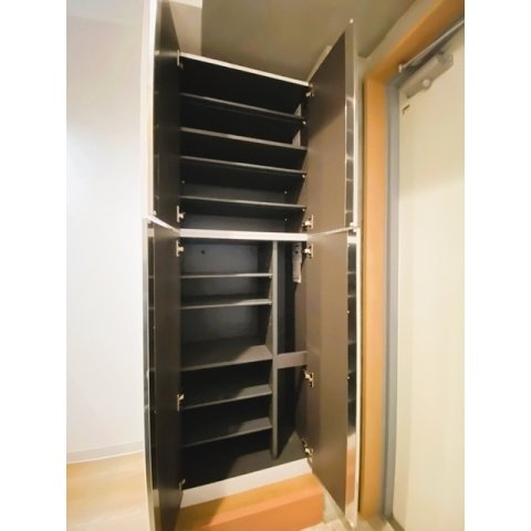 ラシクラスＬＡＺＯ　ｇｉｎｚａ－ｅａｓｔの内装