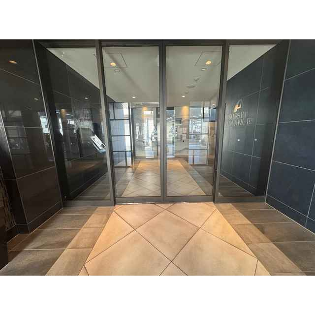 アドバンス西梅田フォルンのエントランス